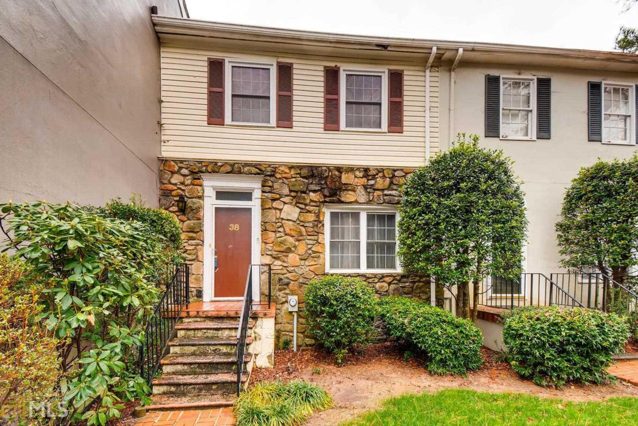 260 Manning - Photo 1