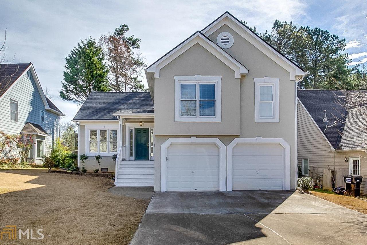 1021 Brentmoor Ln - Photo 1