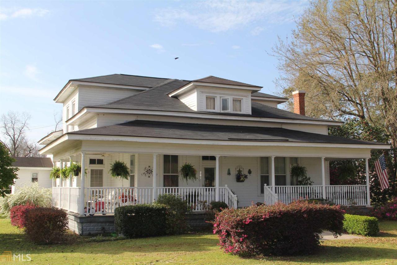 201 Cedar Ave - Photo 1