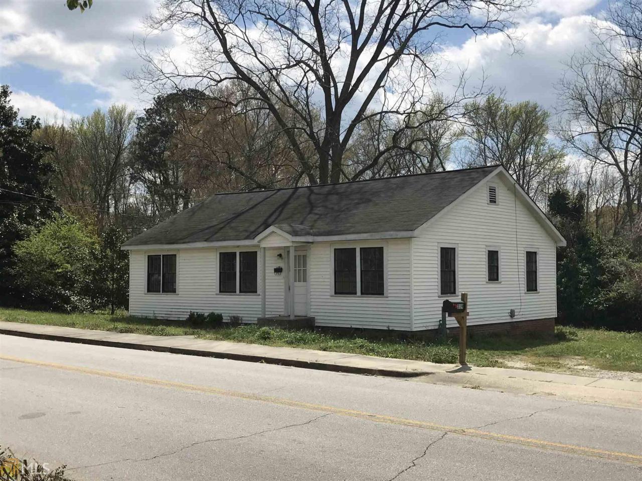 319 Adamson Ave - Photo 1