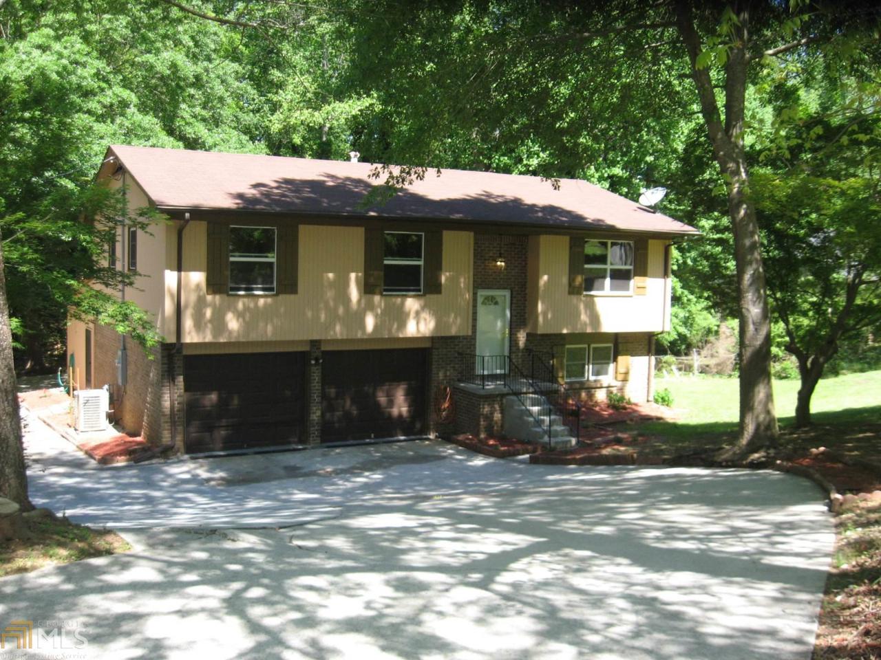2101 Newgate Dr - Photo 1