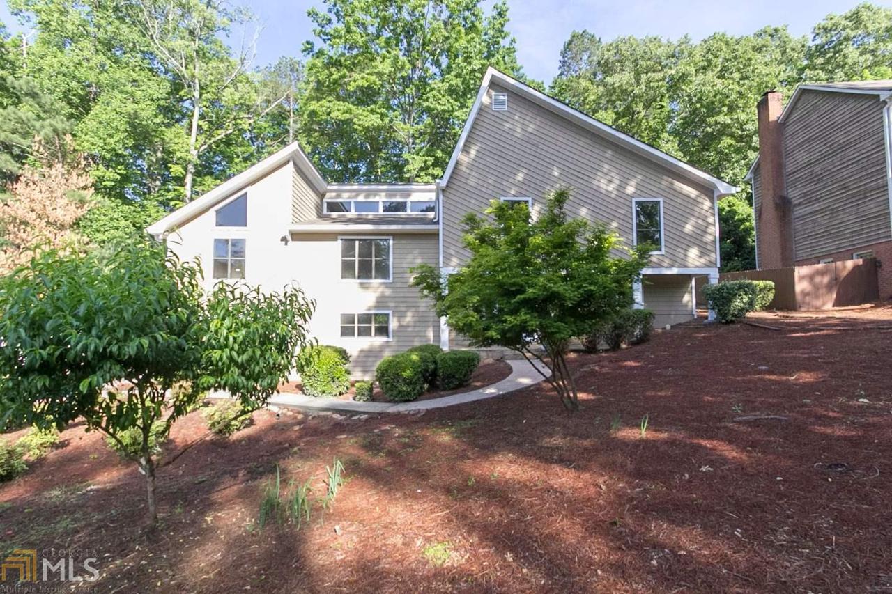 3421 Johnson Ferry - Photo 1