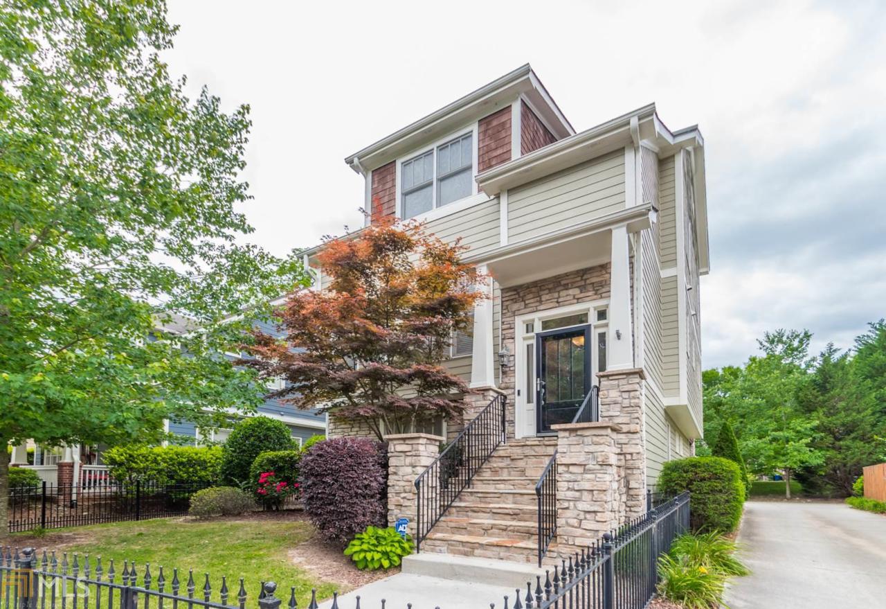 2206 Parkview Ln - Photo 1