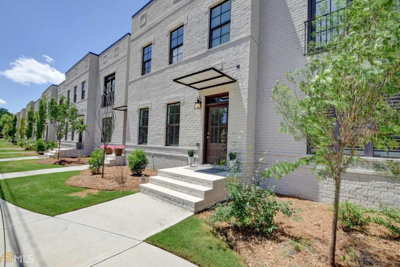 3177 Hill St - Photo 1
