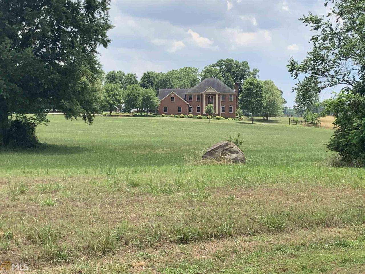 563 Hutchins Rd - Photo 1