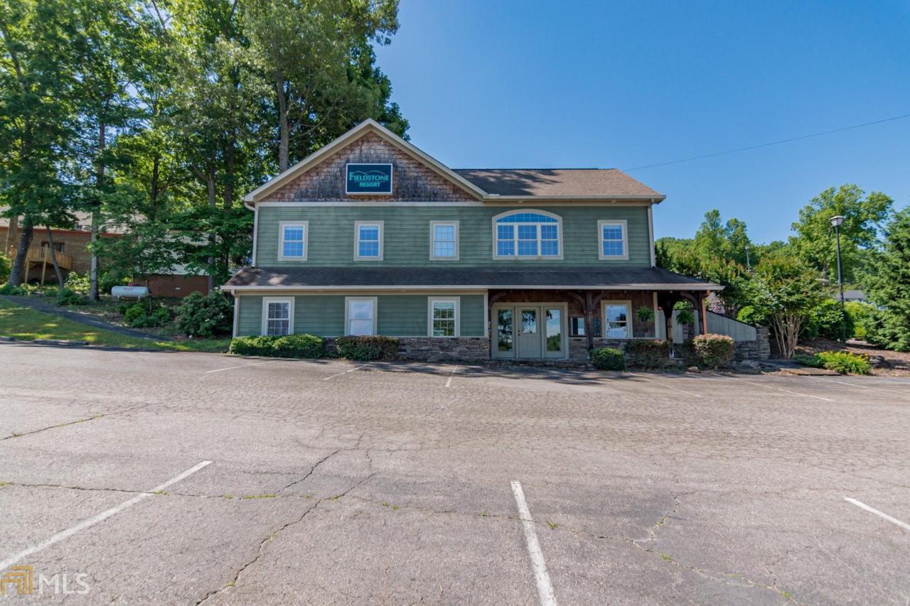 3259 Dogwood Ln - Photo 1