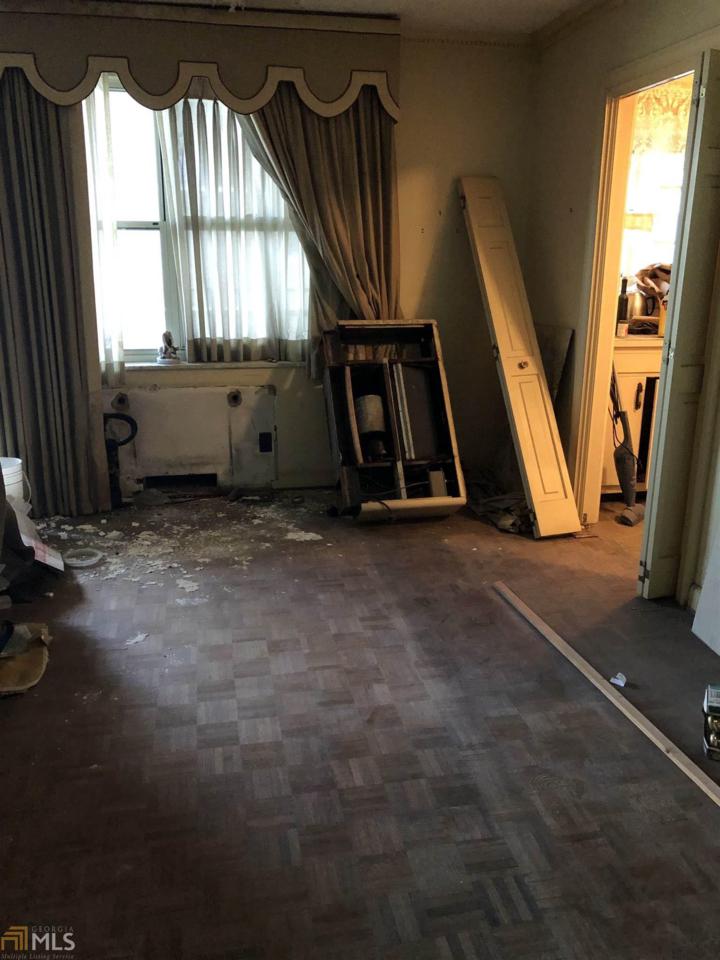 300 Peachtree St - Photo 1