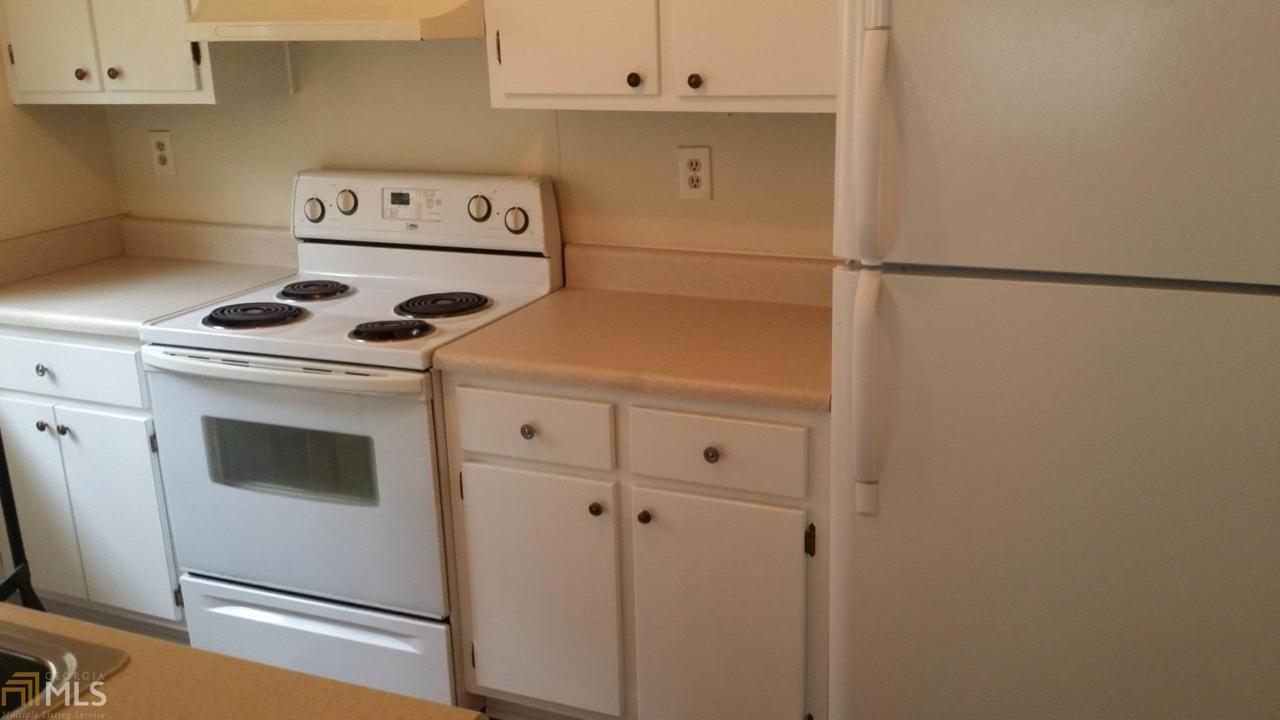 2617 Stratford Ln - Photo 1