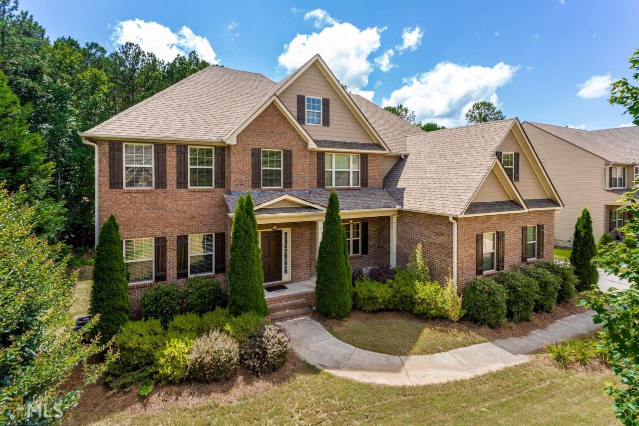 1082 Boxwood Ln - Photo 1