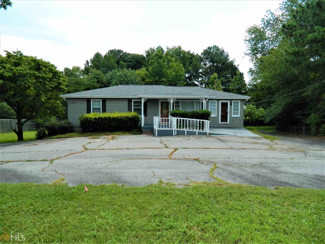 1227 Braselton Hwy - Photo 1