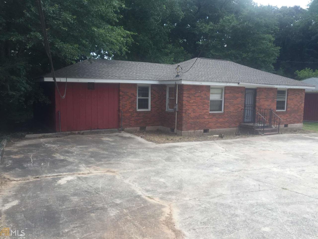 2477 Flat Shoals - Photo 1