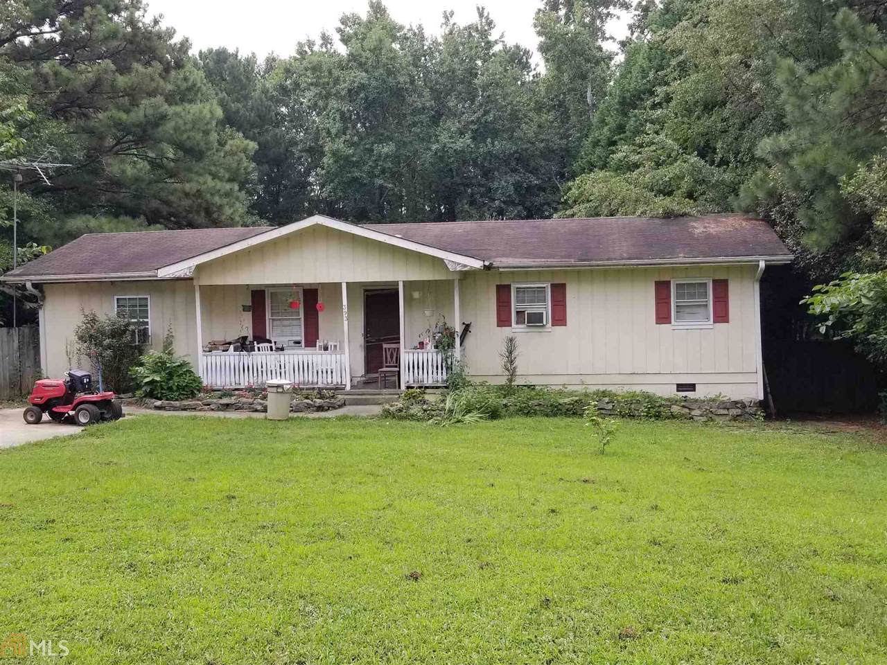 393 Castle Ave - Photo 1