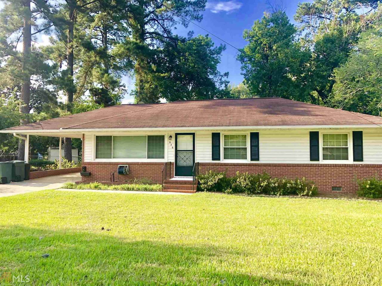 636 Woodridge Dr - Photo 1