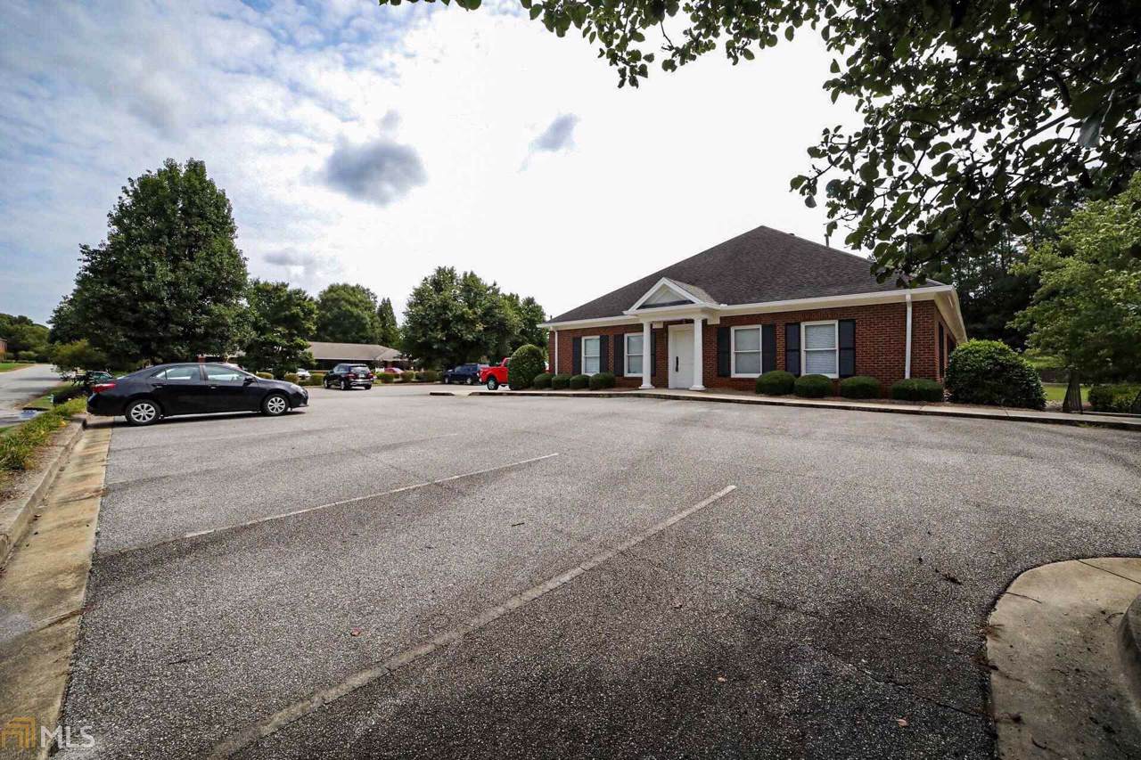 385 Hawthorne Ln - Photo 1