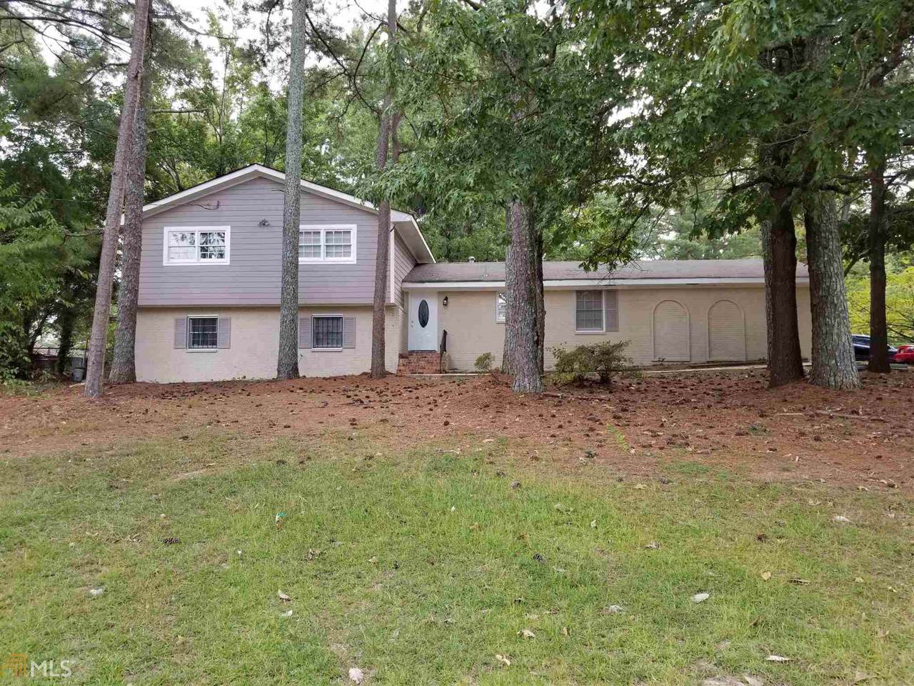 1858 Whithworth Dr - Photo 1