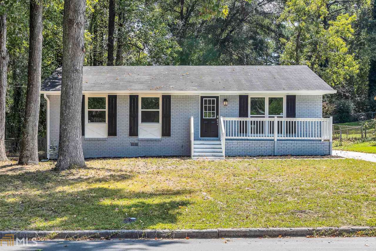 2884 Carriage Ln - Photo 1