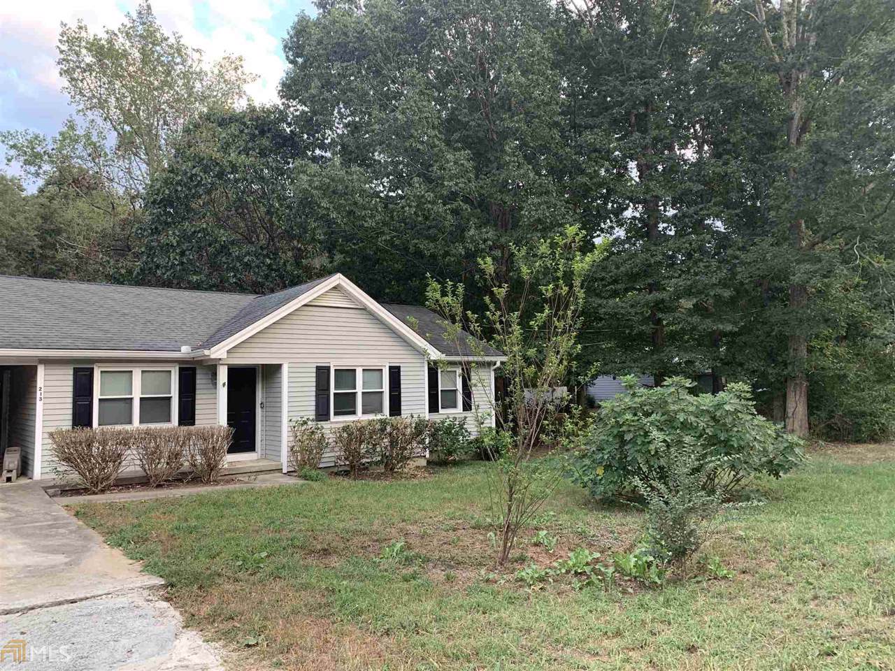 213 Brooks - Photo 1