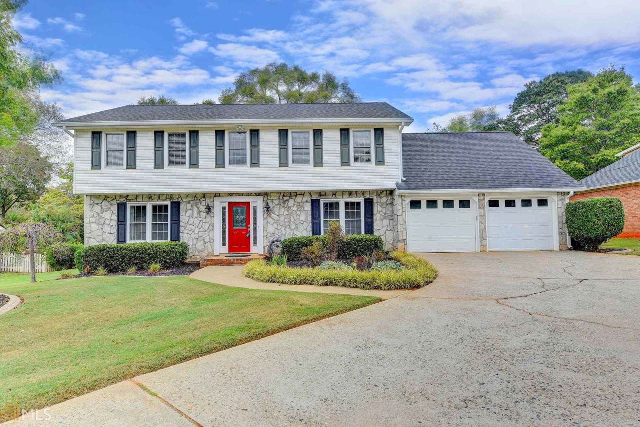 340 Meadowood Dr - Photo 1