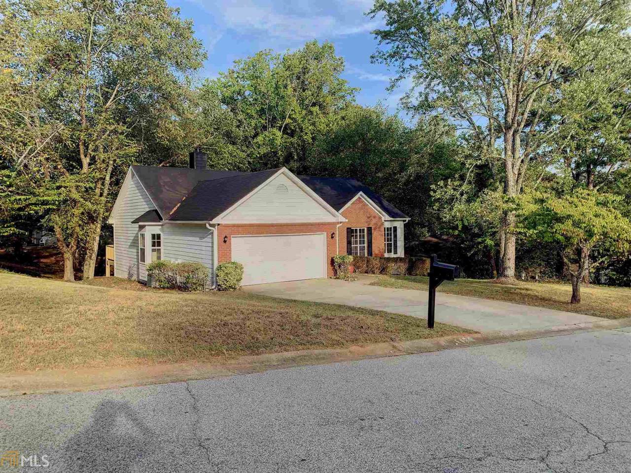 2290 Bankston Cir - Photo 1