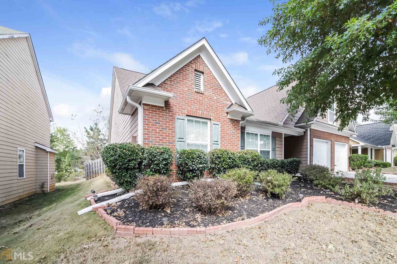 1746 Hedington - Photo 1