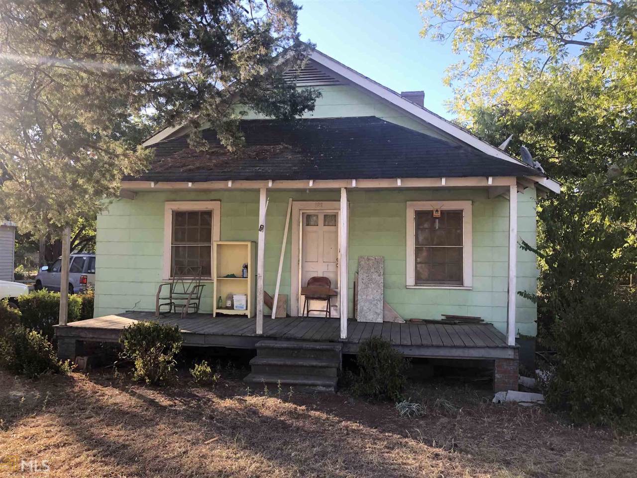 121 Marcus St - Photo 1