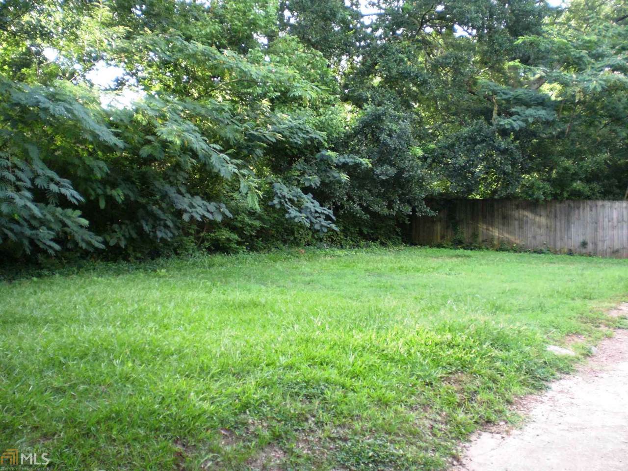 1855 Bixby St - Photo 1