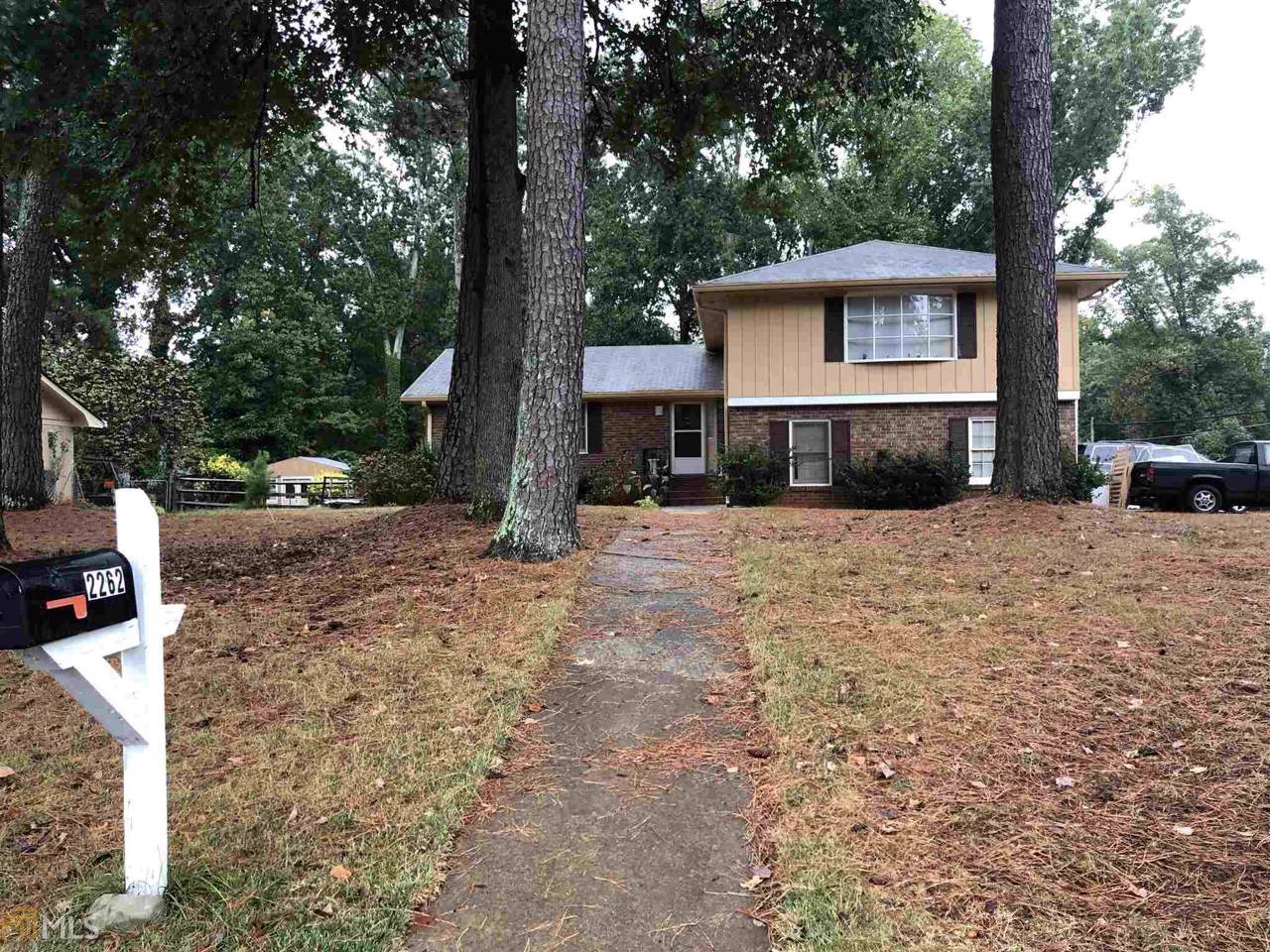 2262 Plantation Ct - Photo 1