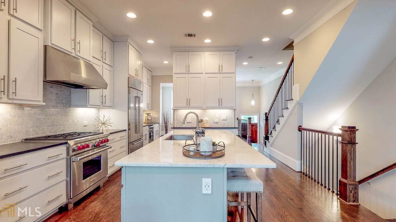 190 Central Park Cir - Photo 1