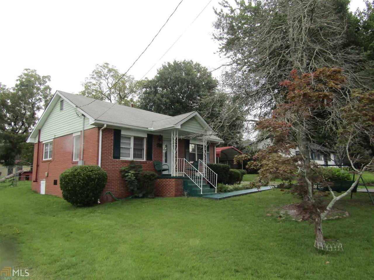 877 Oakland Ln - Photo 1