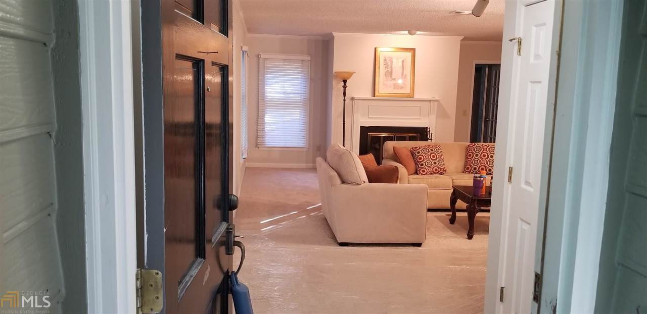 209 Bainbridge Dr - Photo 1