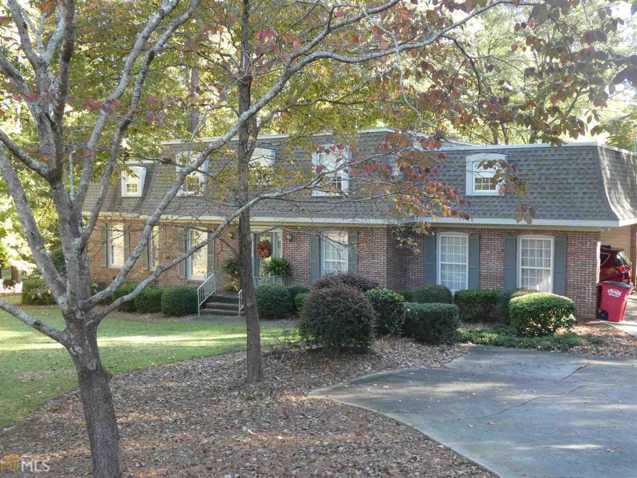609 Pine Hill Way - Photo 1