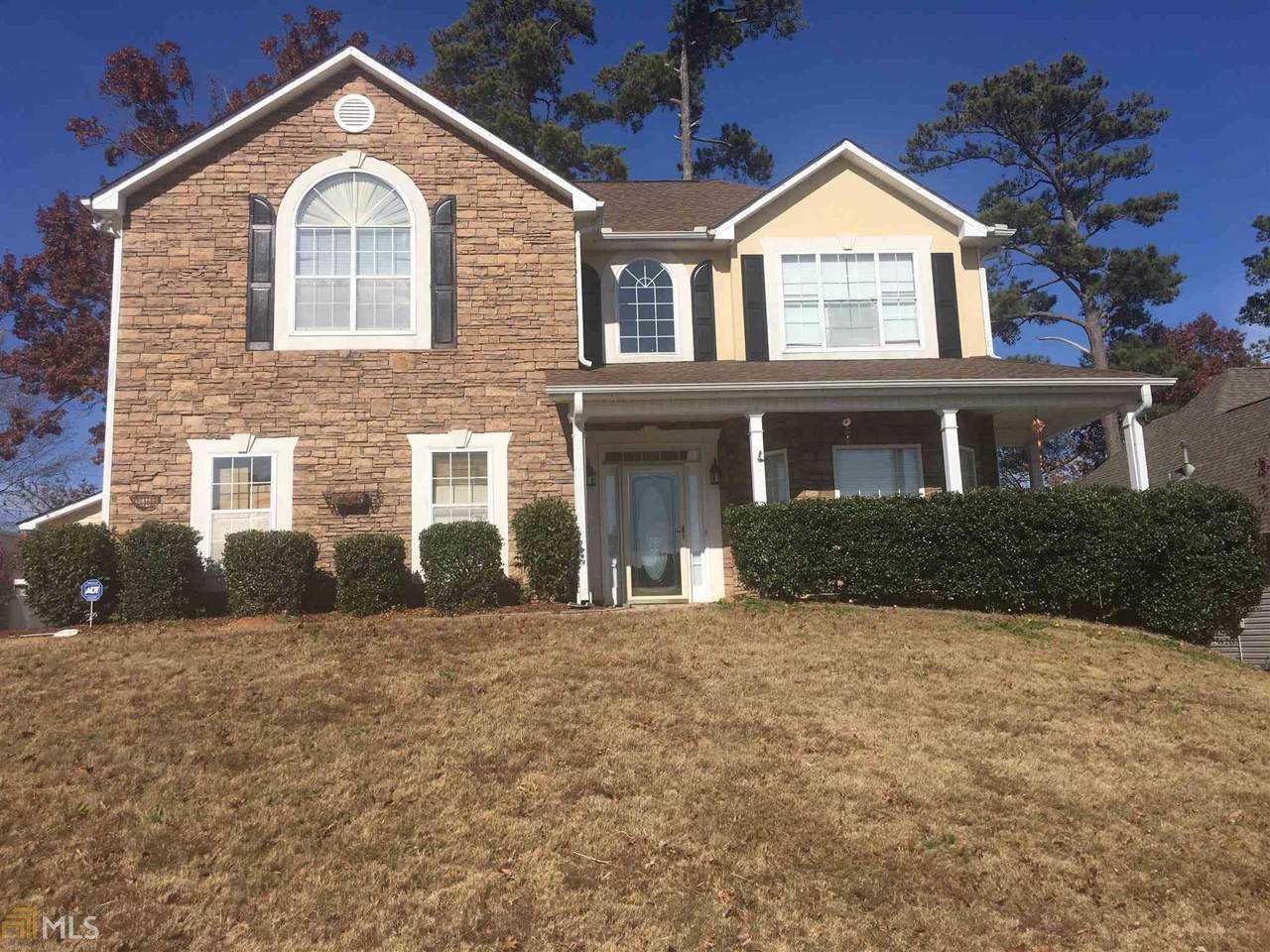 541 Chaucer Way - Photo 1