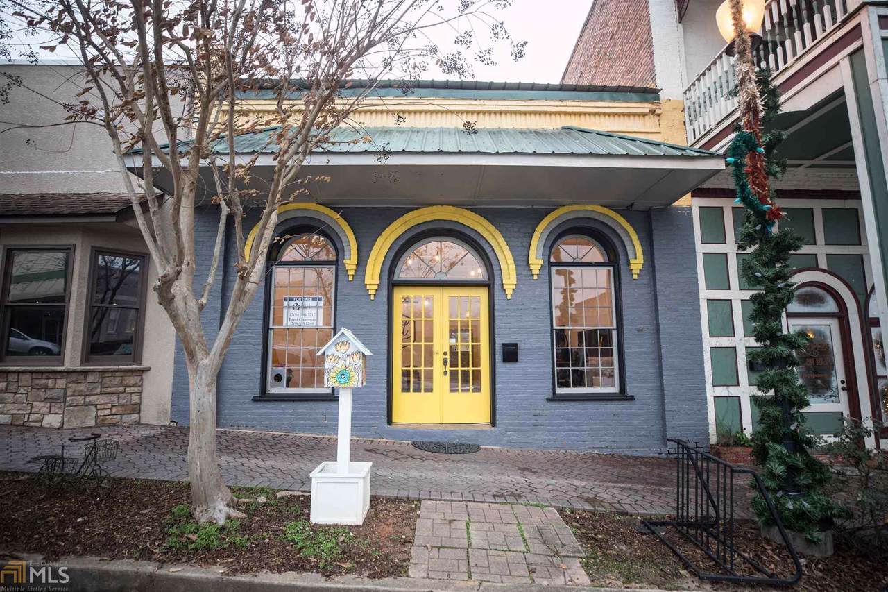 205 Main - Photo 1
