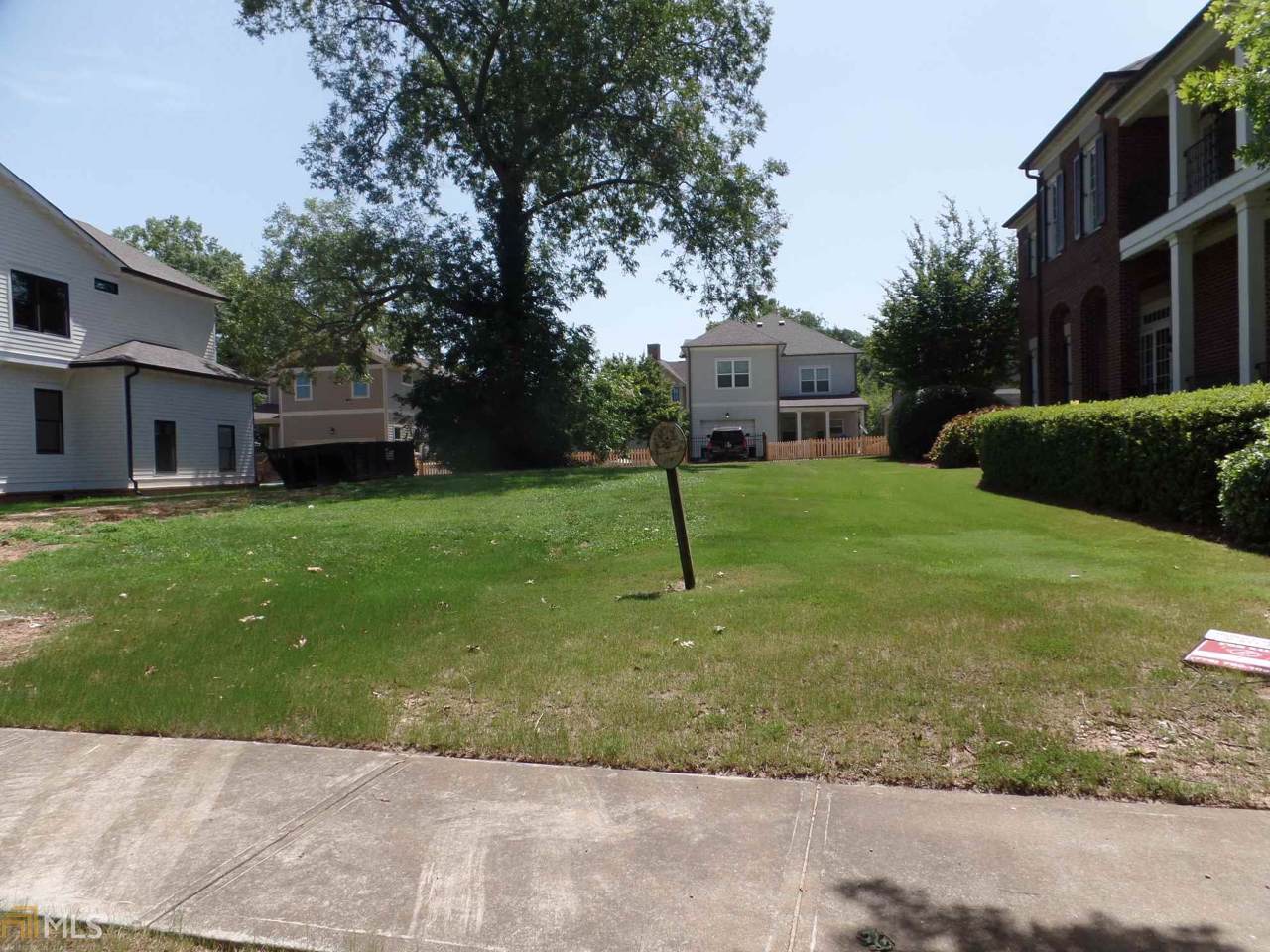 2111 East Haven Dr - Photo 1