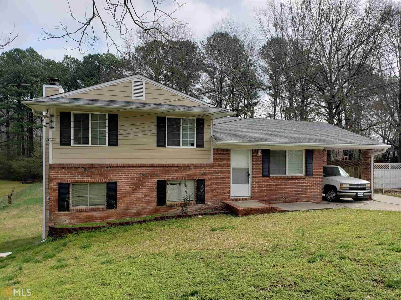 6676 Imperial Dr - Photo 1