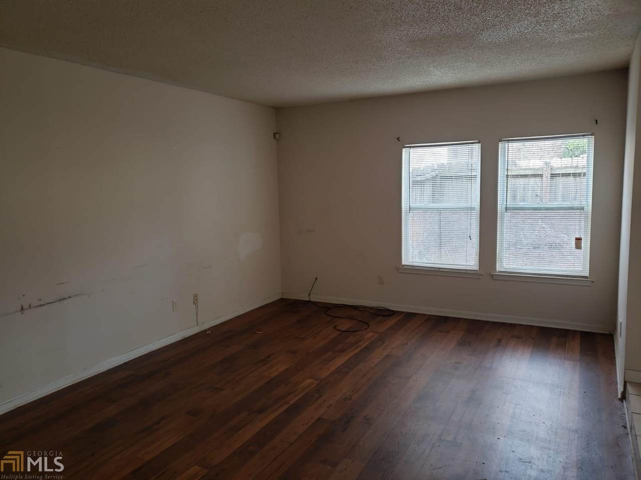 2039 Oak Park Ln - Photo 1