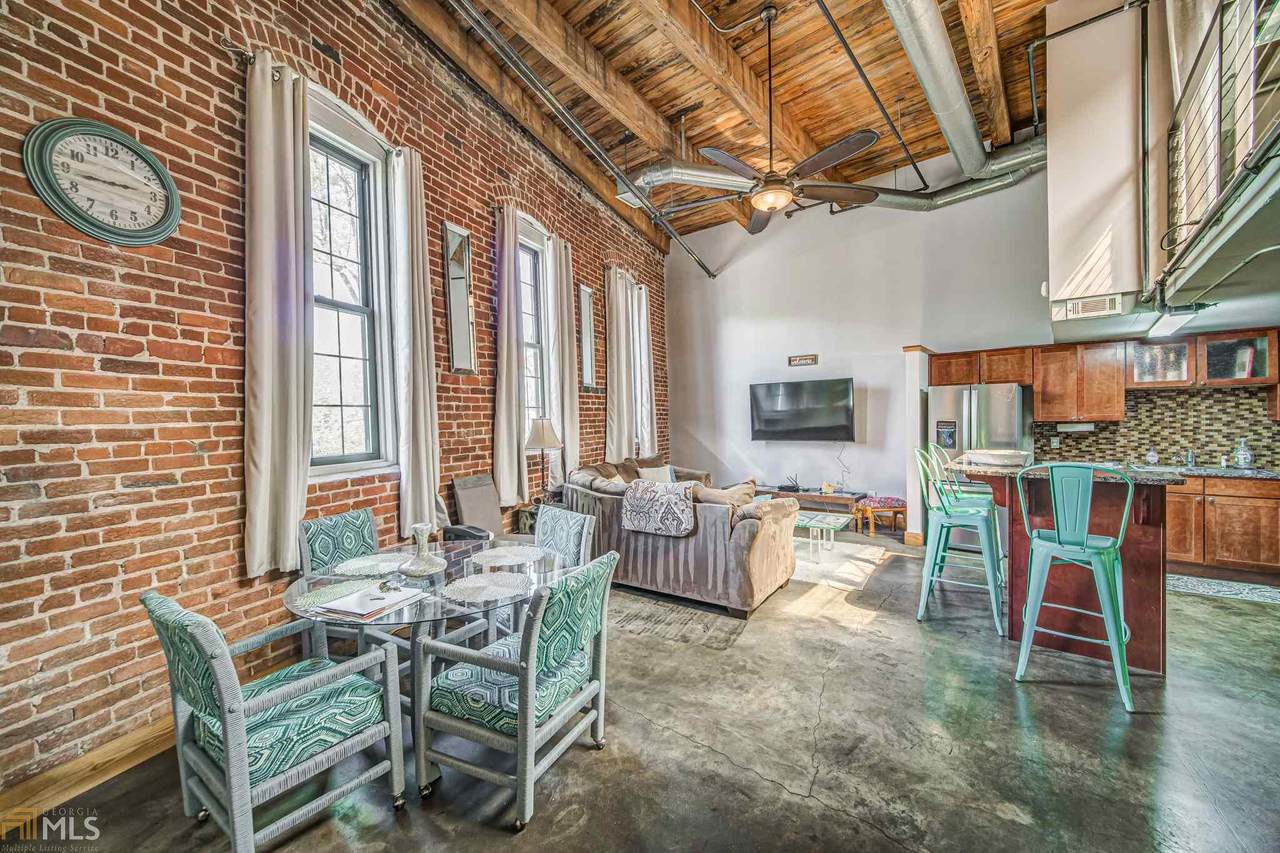644 Wells St - Photo 1