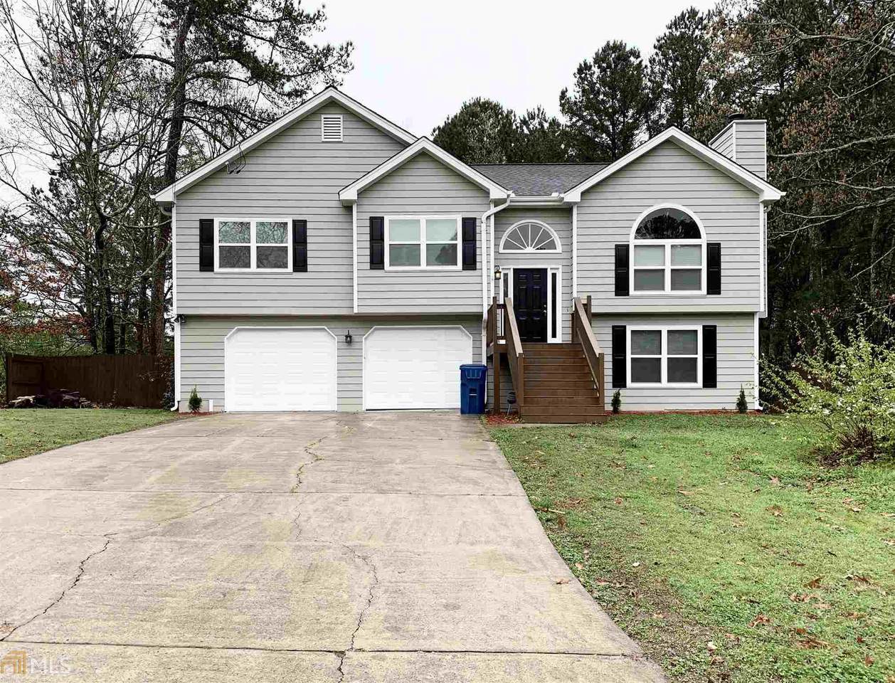 2277 Chateau Dr - Photo 1