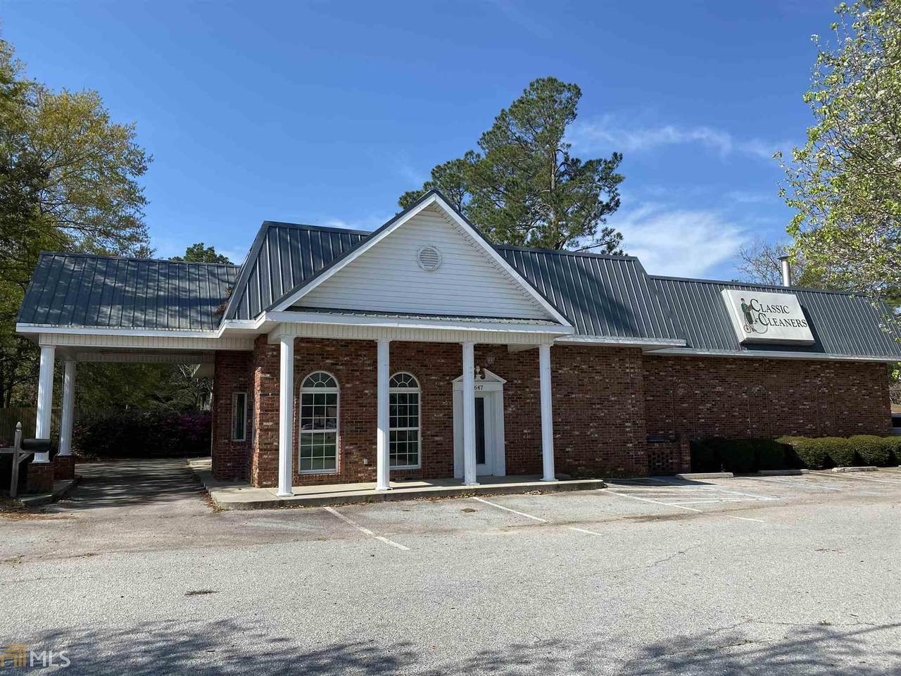 647 Northside Drive East - Photo 1