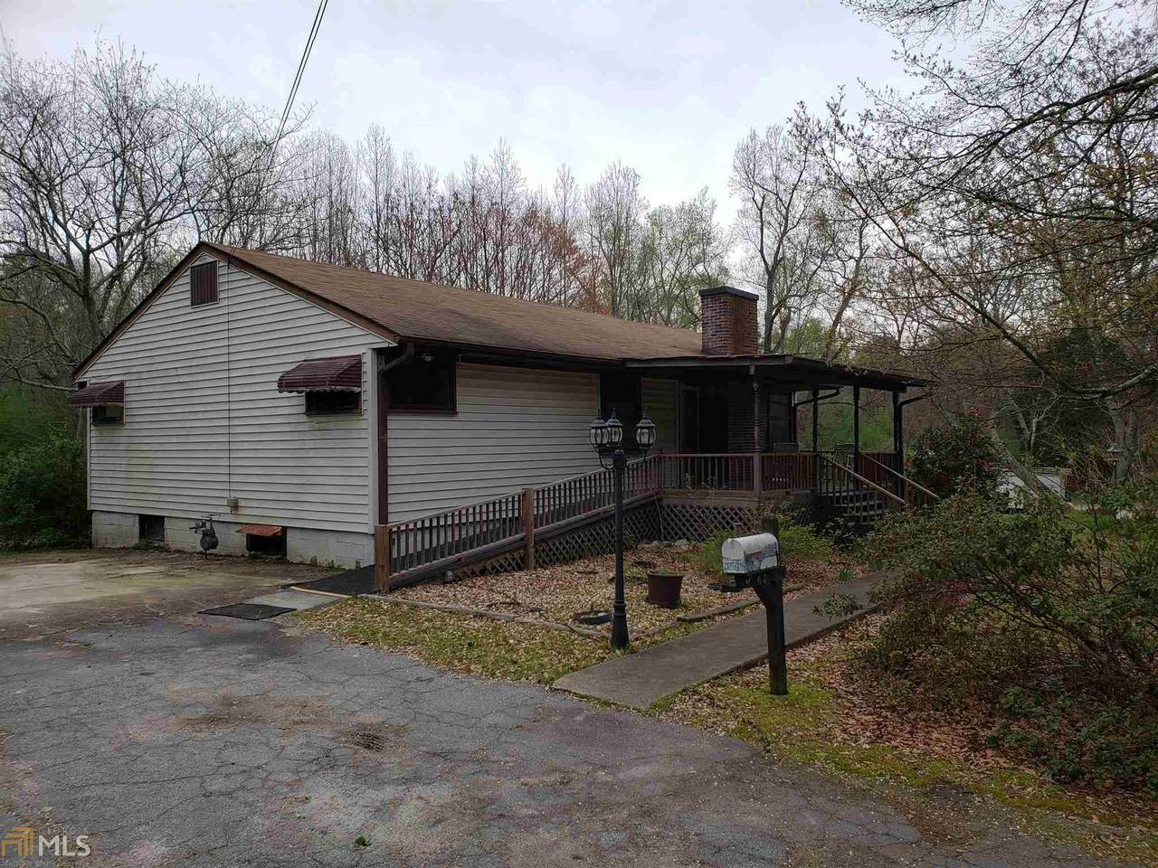3043 Skyview Dr - Photo 1
