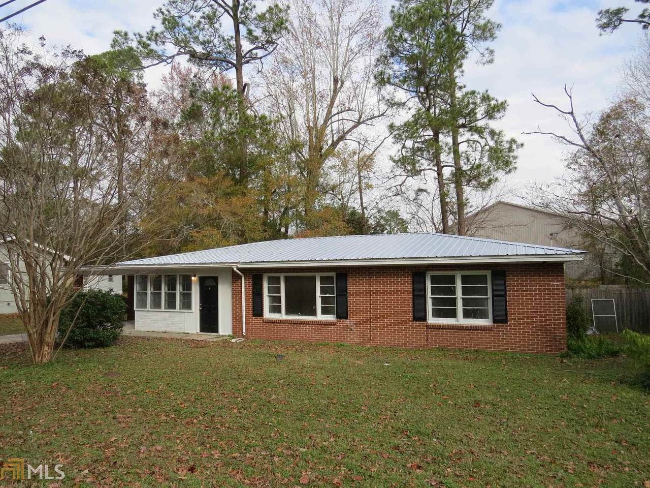 5520 Pine Dr - Photo 1