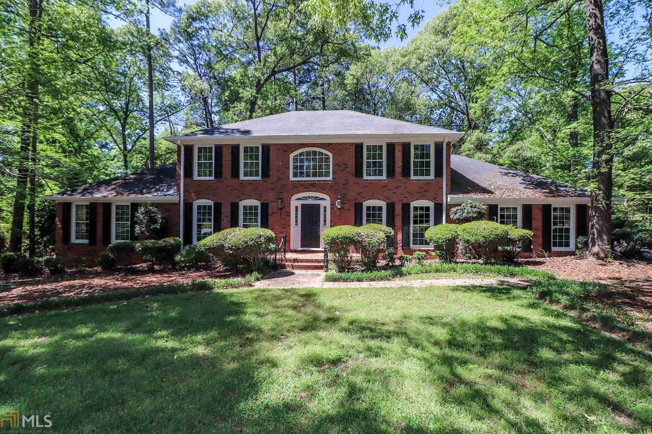 121 Stillwood Dr - Photo 1