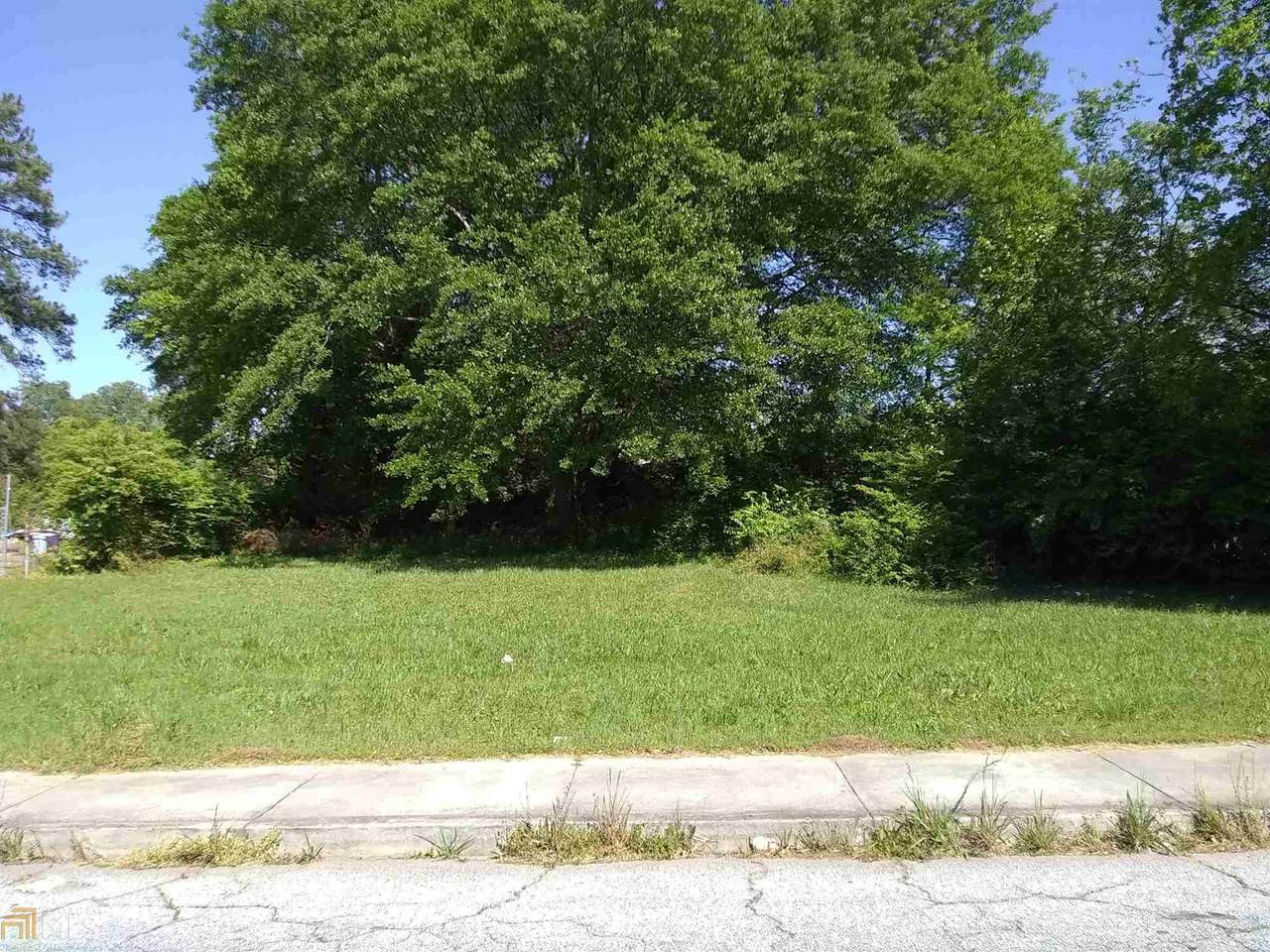 1880 Shadydale - Photo 1