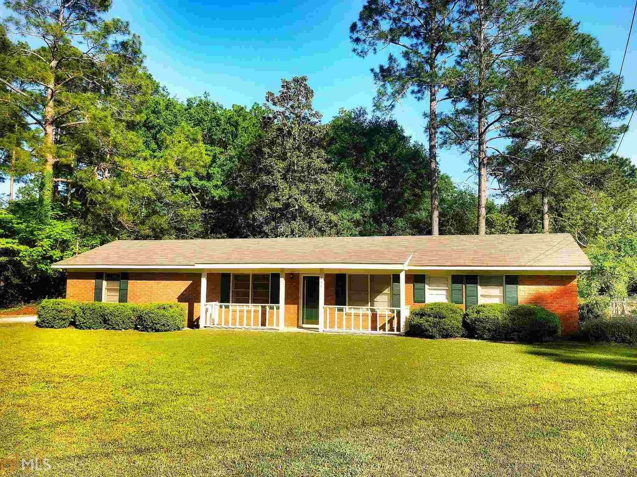 211 Pinehurst Dr - Photo 1