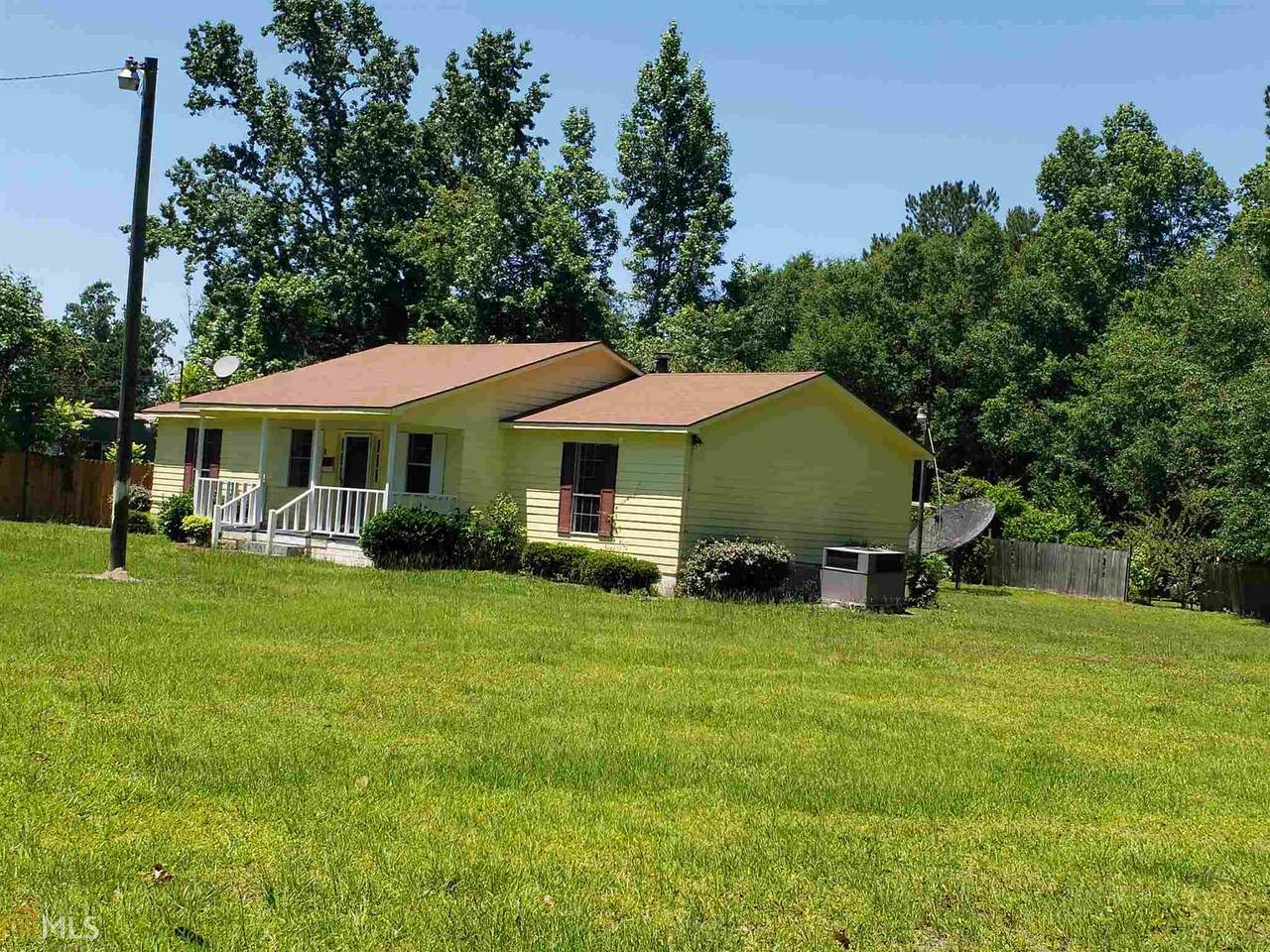 452 Railroad Cir - Photo 1