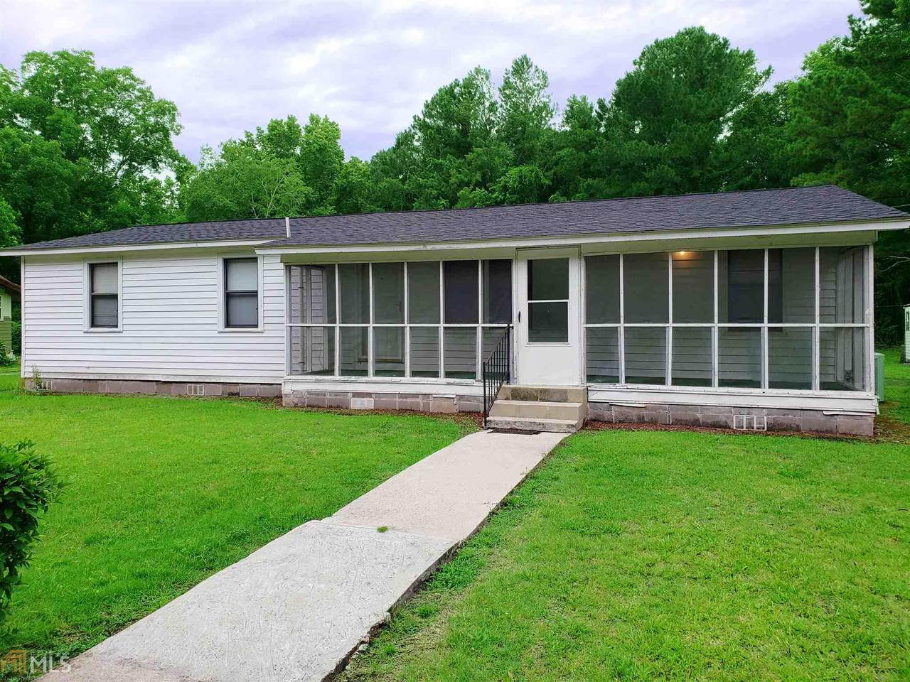 144 Hutchinson Ct - Photo 1