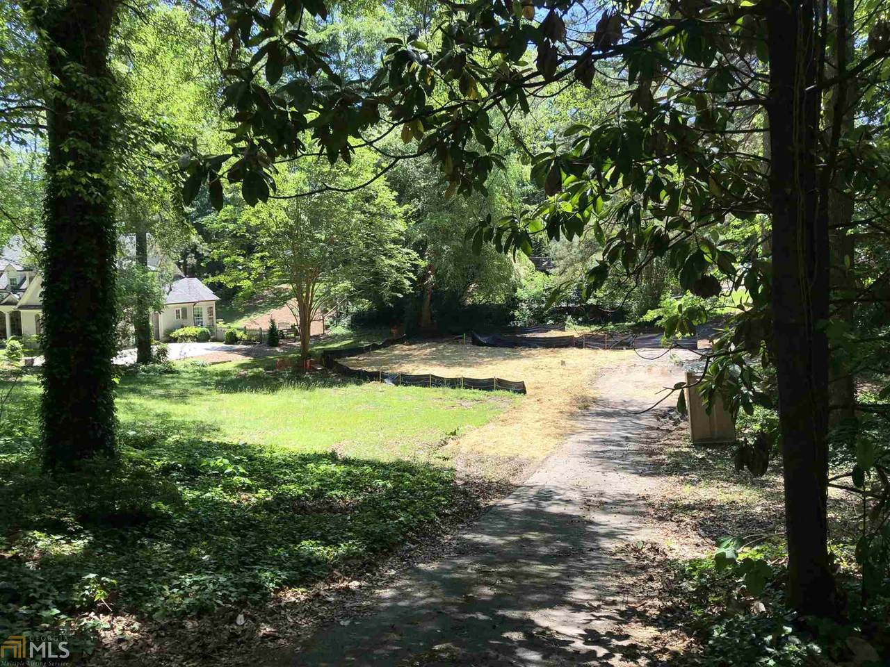 2916 Ashford - Photo 1