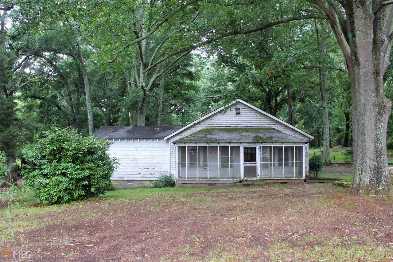 8181 Hog Mountain Rd - Photo 1