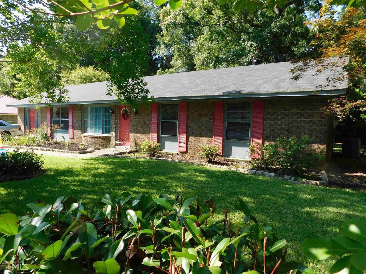 402 Floyd St - Photo 1