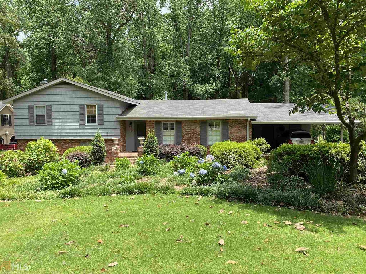 692 Brook Cir - Photo 1